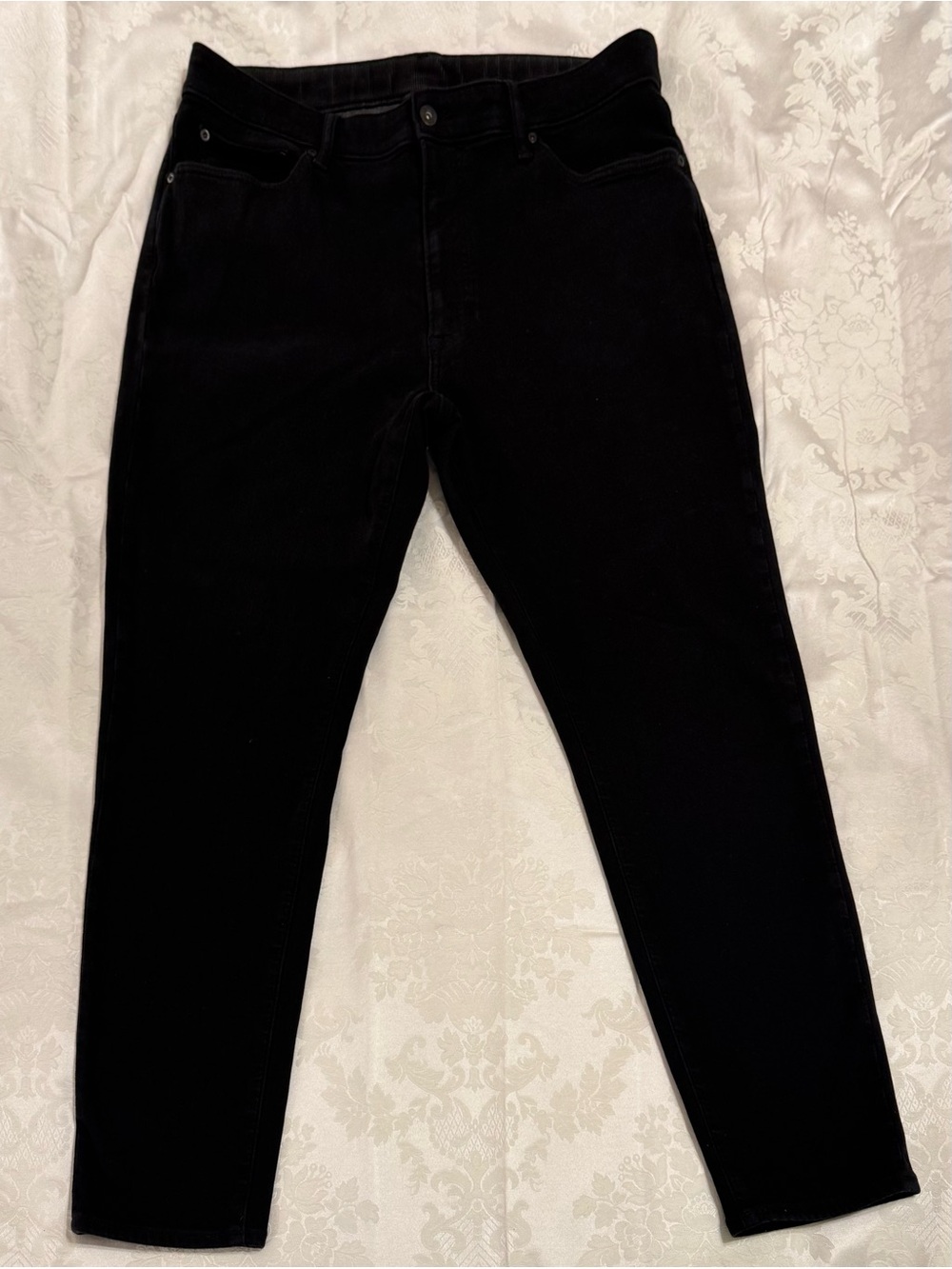 Uniqlo Men’s Black Selvedge Jeans,Y2K XL Waist 36-39 in. Slim Tapered Mid-rise